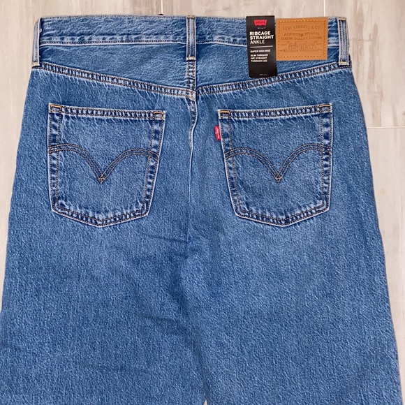 Levi’s Premium Ribcage Straight Ankle (2021), Capital E, 32x27, NWT, $108 MSRP - Picture 15 of 15